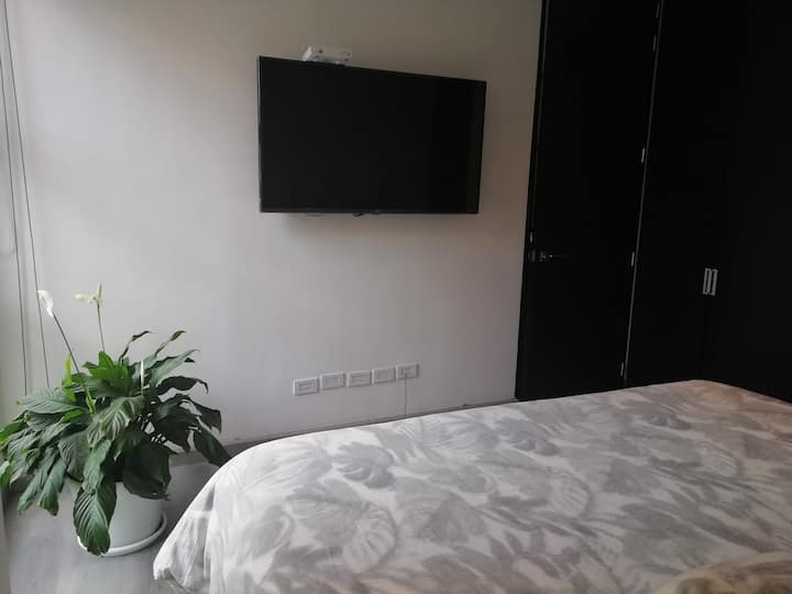 Დიდი ზომის საწოლი.