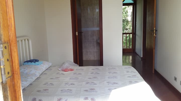 Suite2 na kitanda 1 cha watu wawili