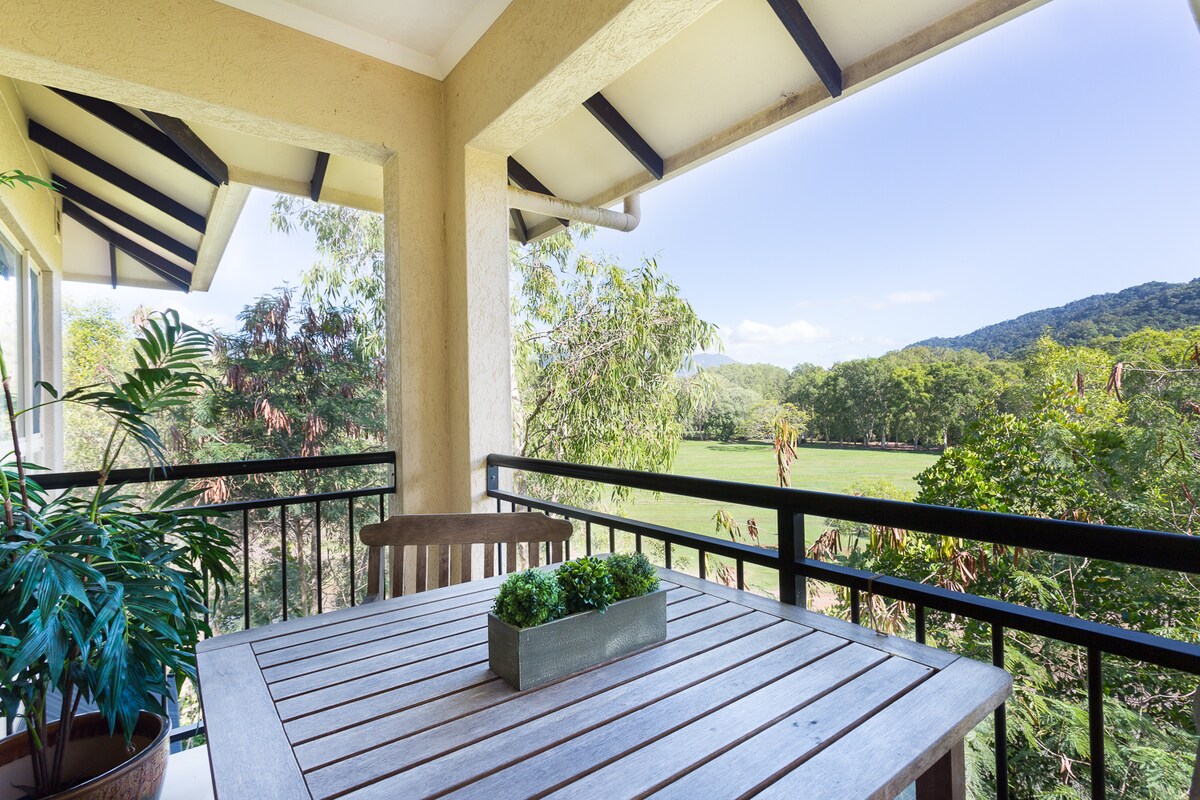 18 Insanely Unique & Best Airbnbs in Cairns, Queensland BeeLoved City