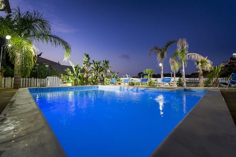 Villa with 8-seater swimming pool 150 meters from the sea wifi OA