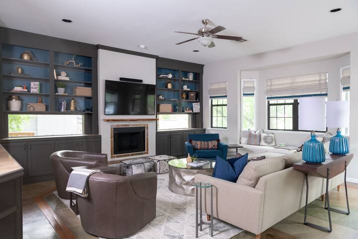 Modern Retreat Minutes from Downtown and Ladybird gallery image 3