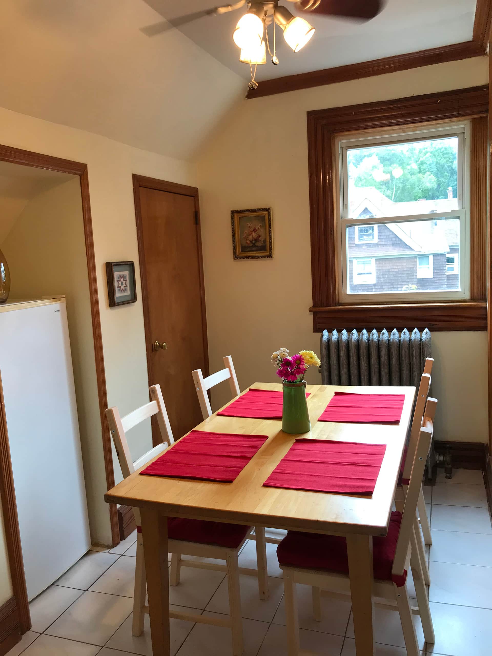 Cozy Attic Apartment, close to hospital and city