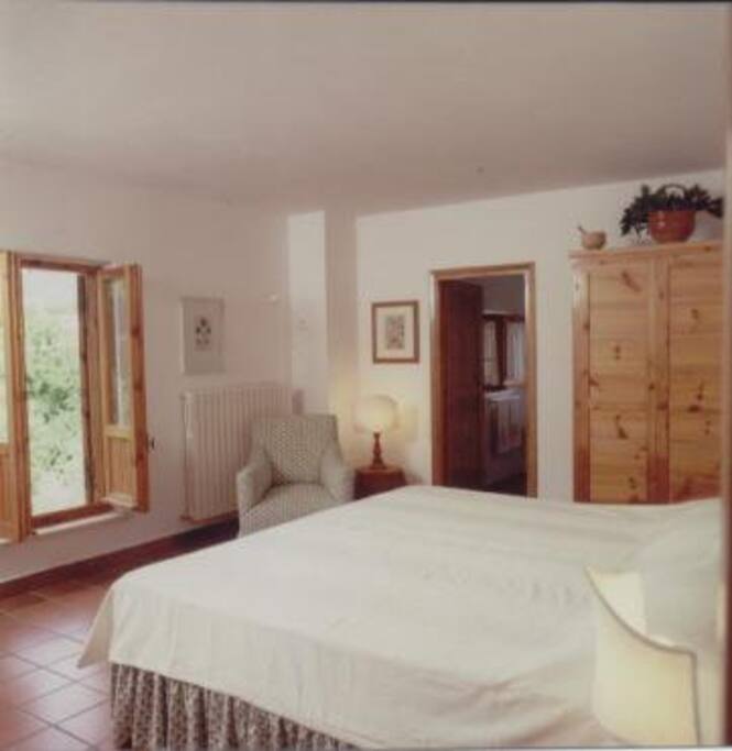 Bedroom with bathroom 2