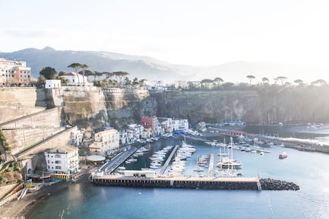 Proprietà Airbnb di successo: Romantic Loft with sea view a Napoli