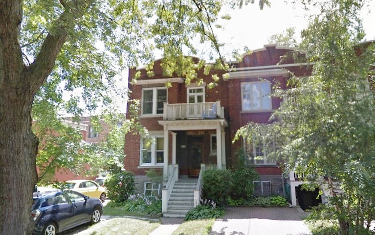 Quiet house with parking near downtown Montreal
