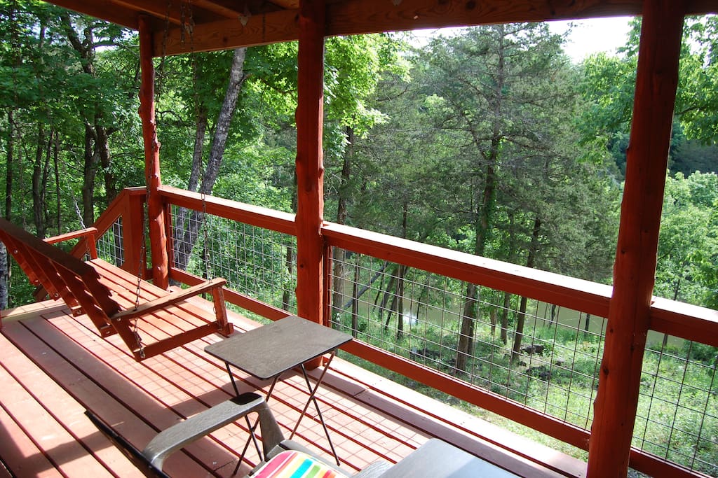 Seating for 6 on lower balcony