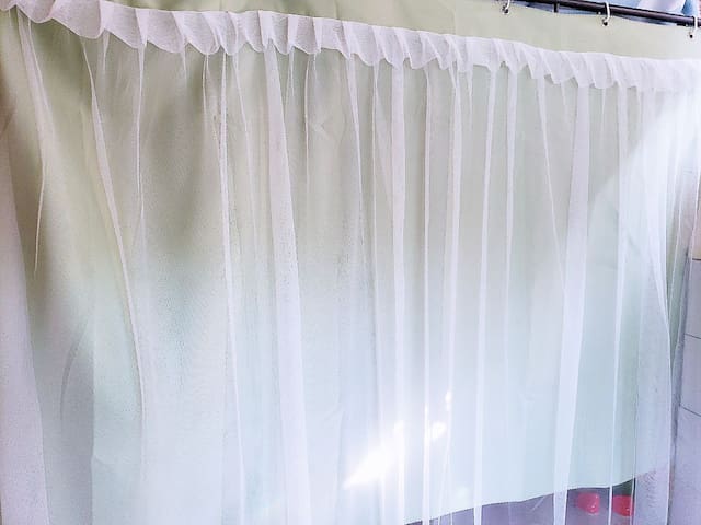 酒店式公寓,厅床出租,尊享免费泳池､健身房,仅限女性!Bunk Bed,“NO BOYS”!