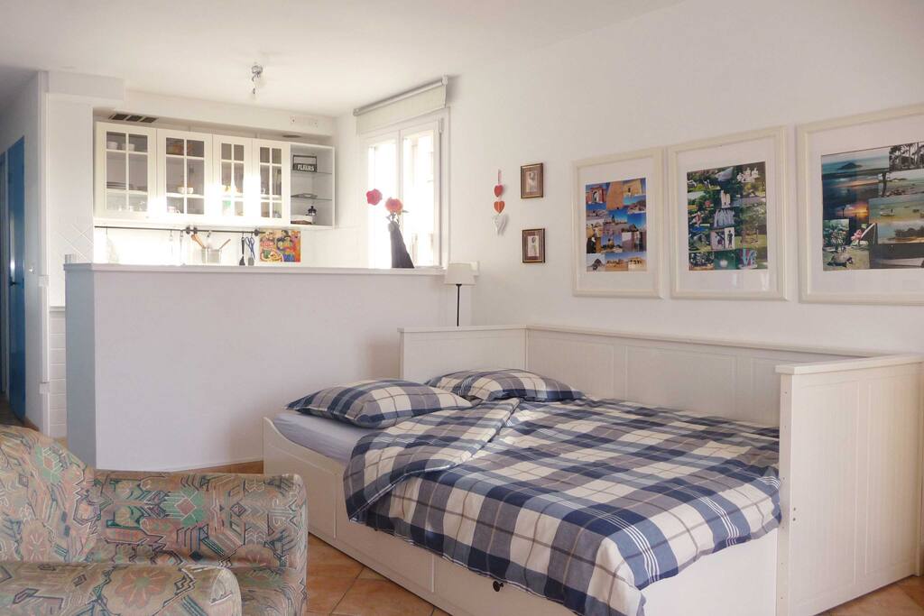 Le canapé se transforme en véritable lit (matelas en latex)