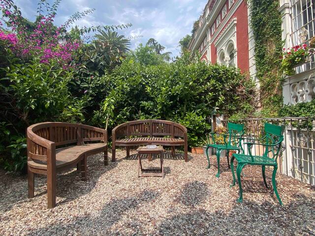 Central Townhouse Barcelona gallery image 3