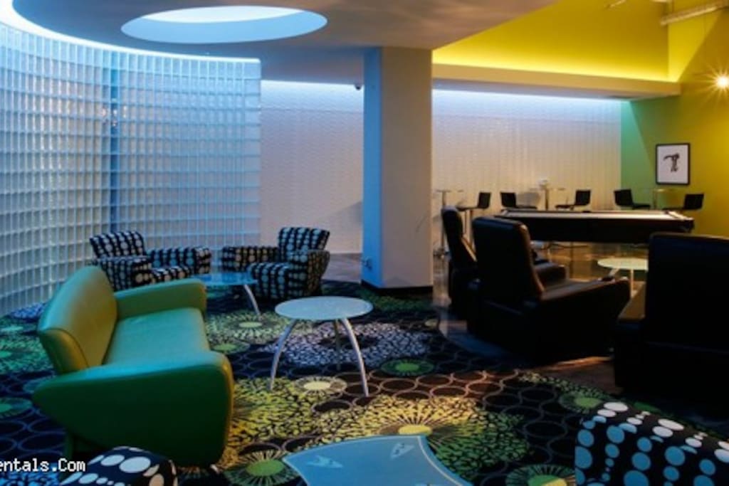 Lounge room/Club room with pool table theatre! Also game system/xbox/movies available for everyone!!