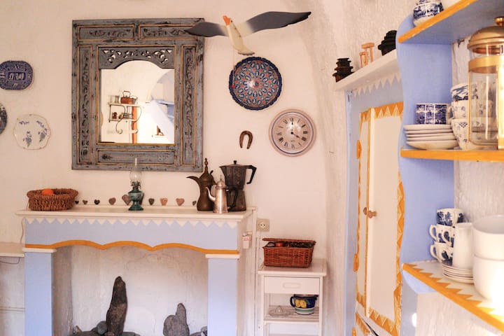 Casa Paoli: charming village home above the sea