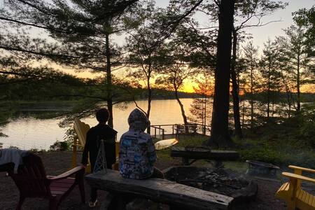 Muskoka Cottage on Gibson Lake - 5 BR/2 BATHS