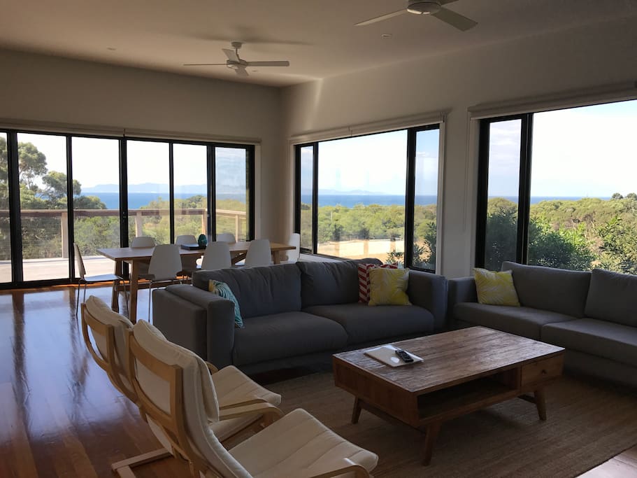 Upstairs Lounge and Dining