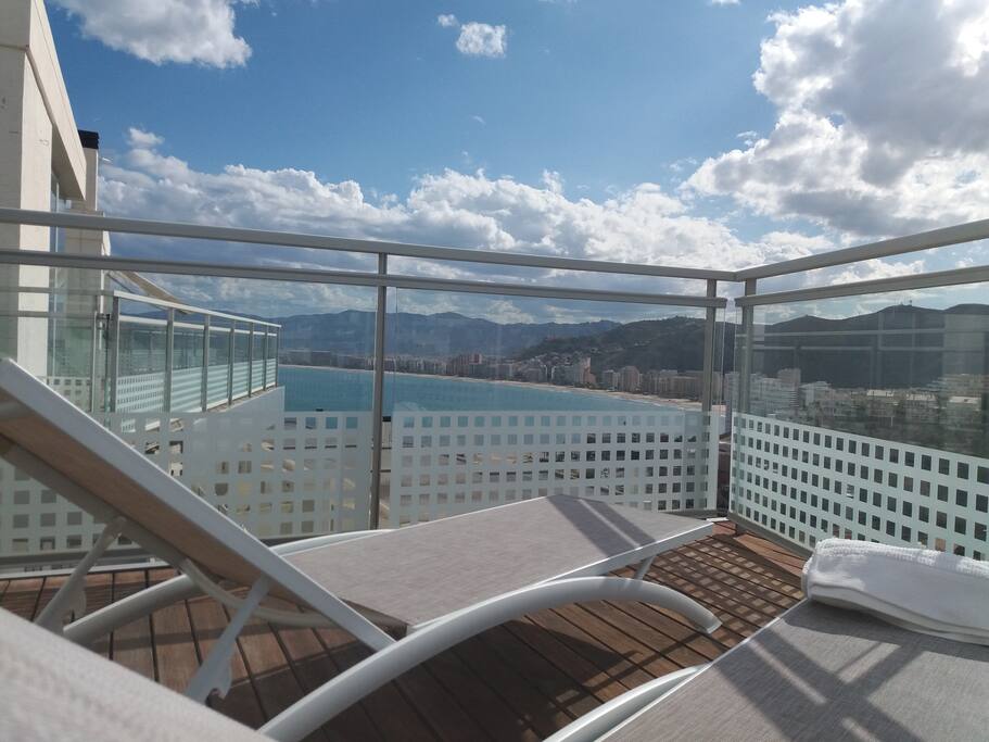 Come and Enjoy... Facing south, there is sun all the day.