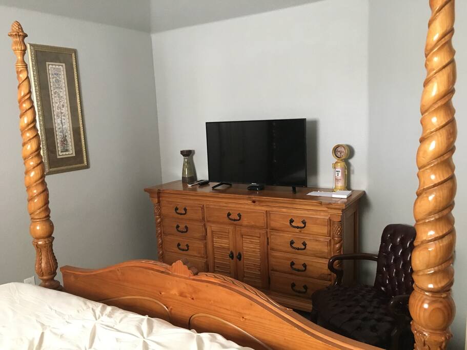 Private king bedroom