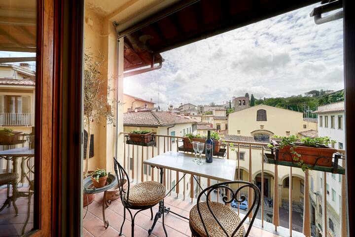 Ponte Vecchio Deluxe Apartment gallery image 4