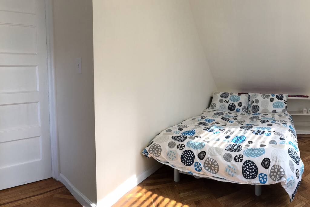Comfortable futon bed