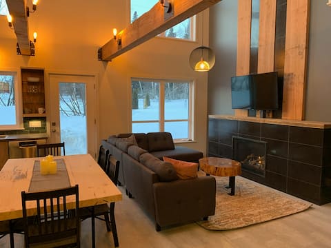 Top Airbnb: Ski bike Mont-Ste-Anne/St-Ferréol Neiges Chalet in Saint Ferréol Les Neiges