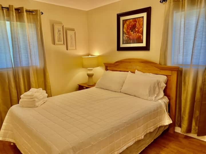 Chambre 2 - Lit Queen Size