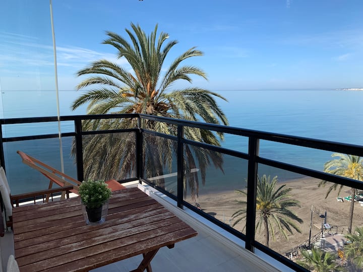 Skol 534c Beachfront Corner With Views And Wifi - Marbella