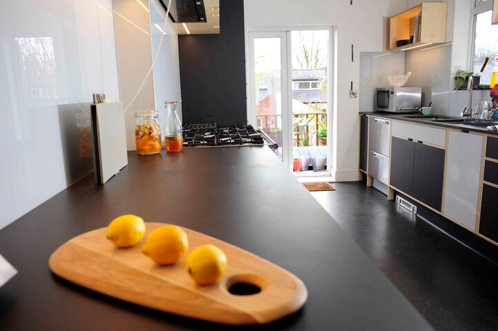 Lovely Room in Friendly House