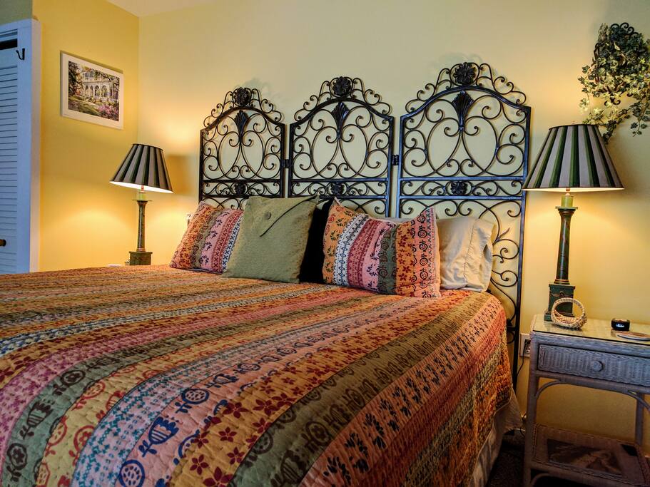 Bedside tables, lamps, clocks