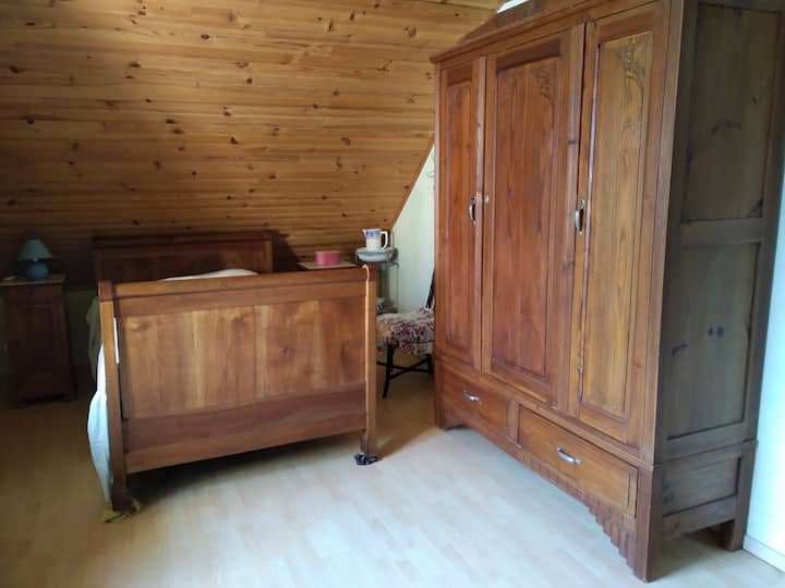 Spálňa so samostatnou posteľou