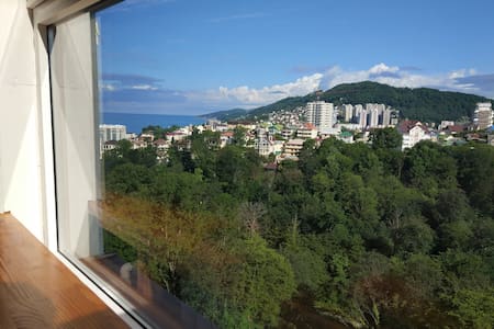 Эко-студия с панорамными окнами у моря (600м)