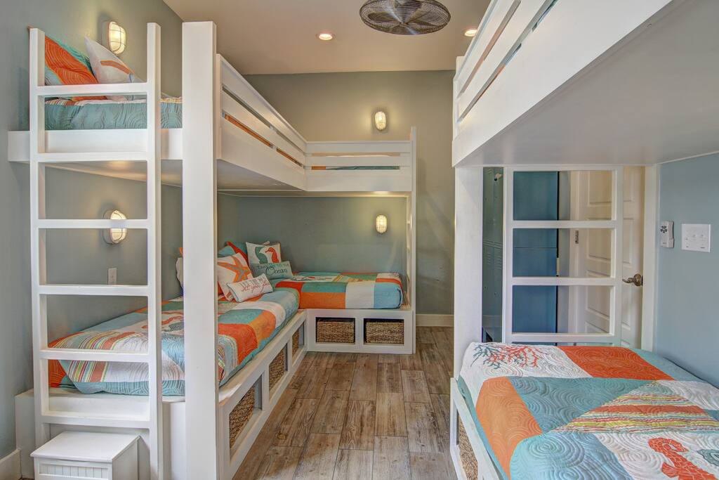 Watercolor Bungalow TC 2101-Bunk Room