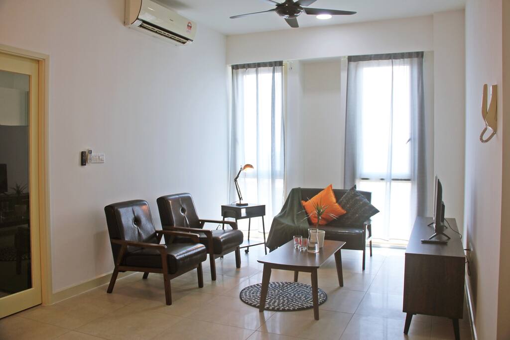 living room with tv, air-con