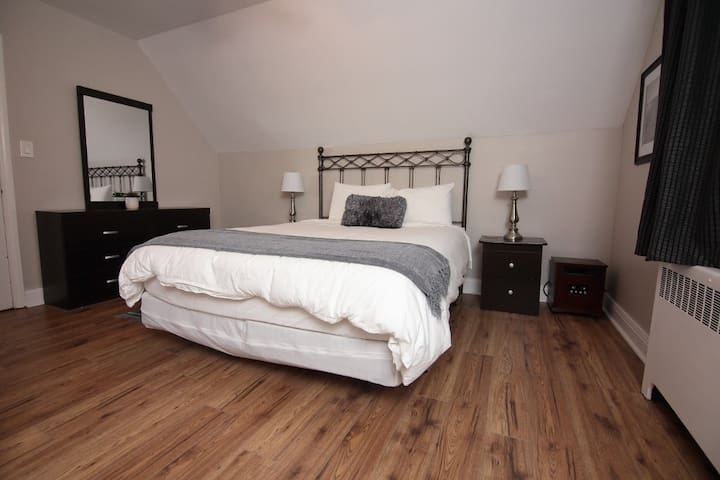 Airbnb Kingston Vacation Rentals Places To Stay