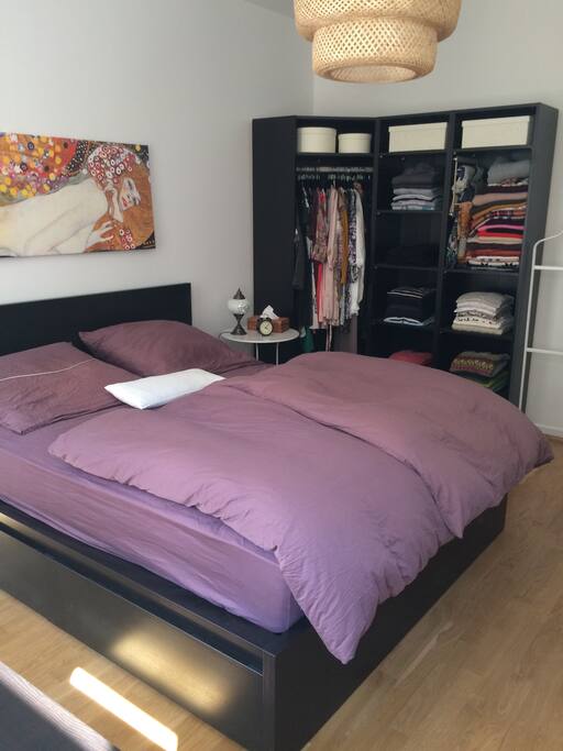 Viel Stauraum im Schlafzimmer