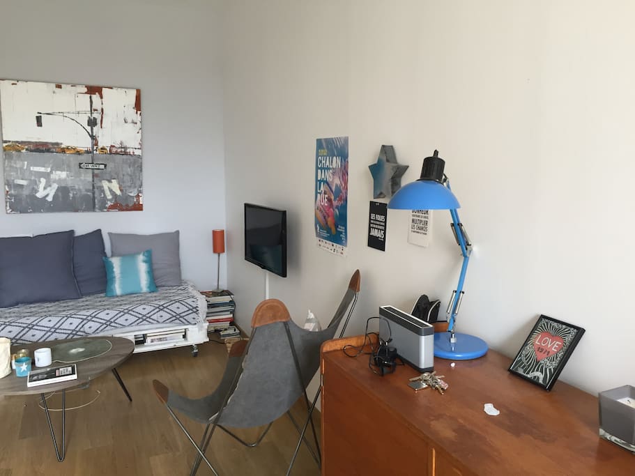 PETIT COIN SALON