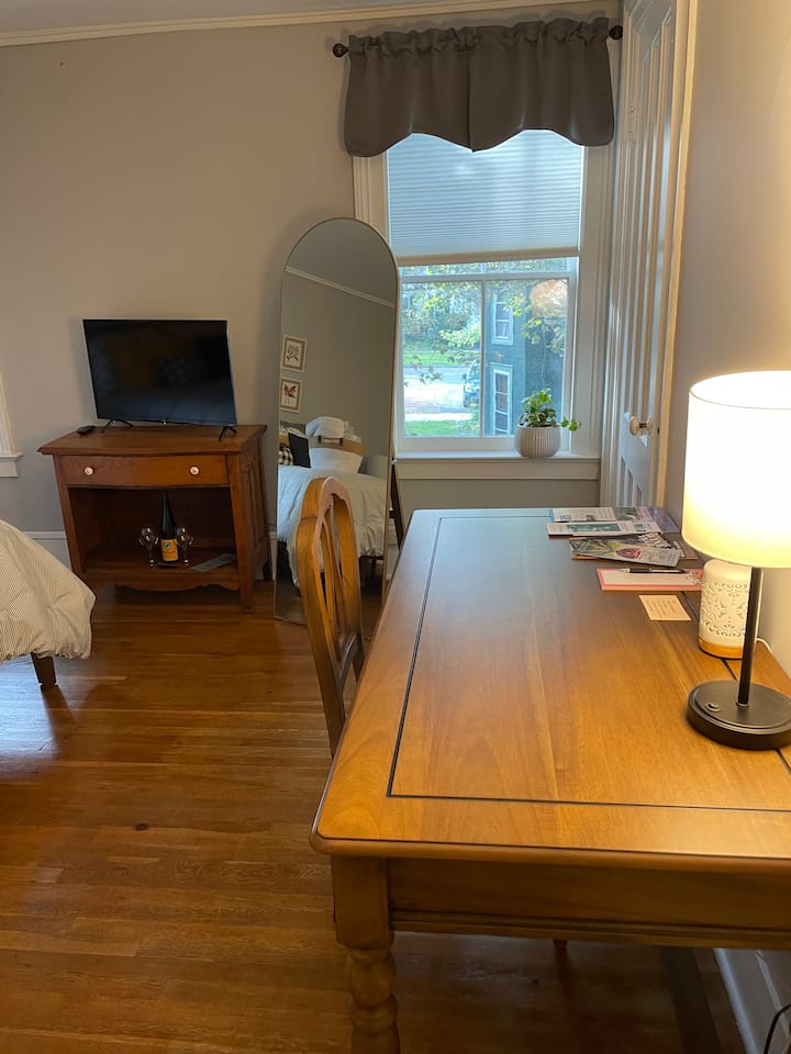 Magnolia Room  @ Wildflower Inn - Geneva, NY