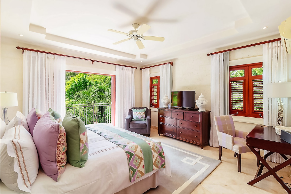 Stunning master suite with air conditioning, ceiling fan, Smart TV, security safe, walk in wardrobe, private balcony and a fabulous en suite bathroom.