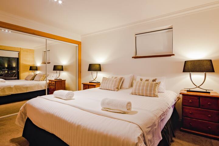 Dolphin House by the Beach gallery image 4