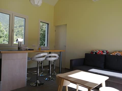 Top Airbnb: Allemont Cottage and Pool à Allemond