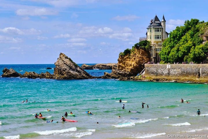La Grande Plage, Biarritz Vacation Rentals &amp; Homes - Biarritz, France |  Airbnb