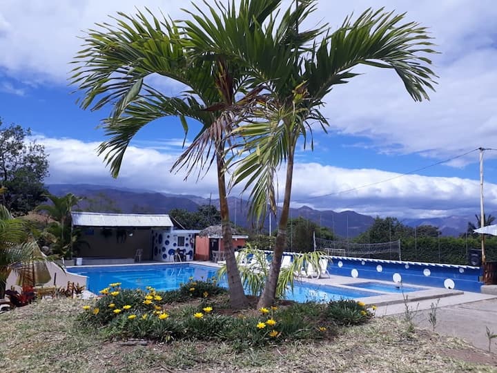 Hostería Cercaloma Valle de Yunguilla Hostels for Rent in Cercaloma