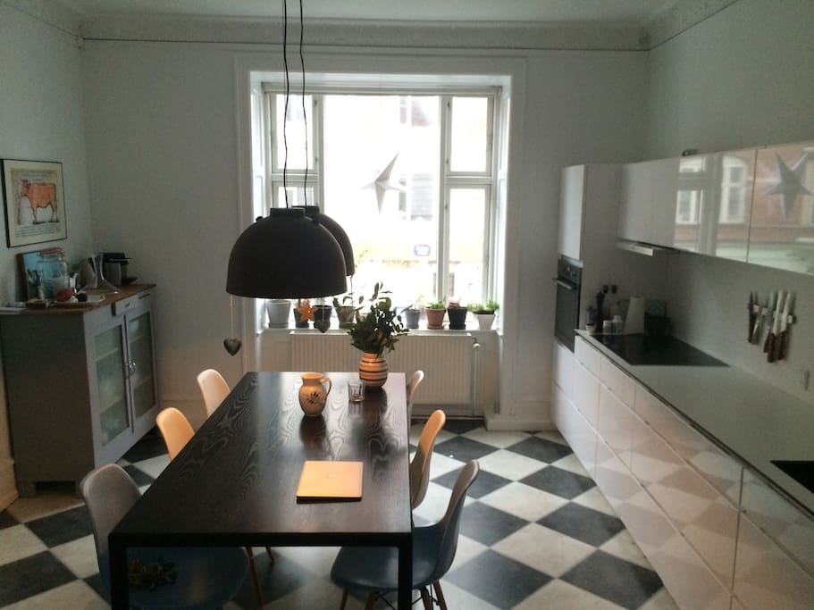 Kitchen/dining room on a cloudy day - sorry about the quality of the photos, better pics are on their way.