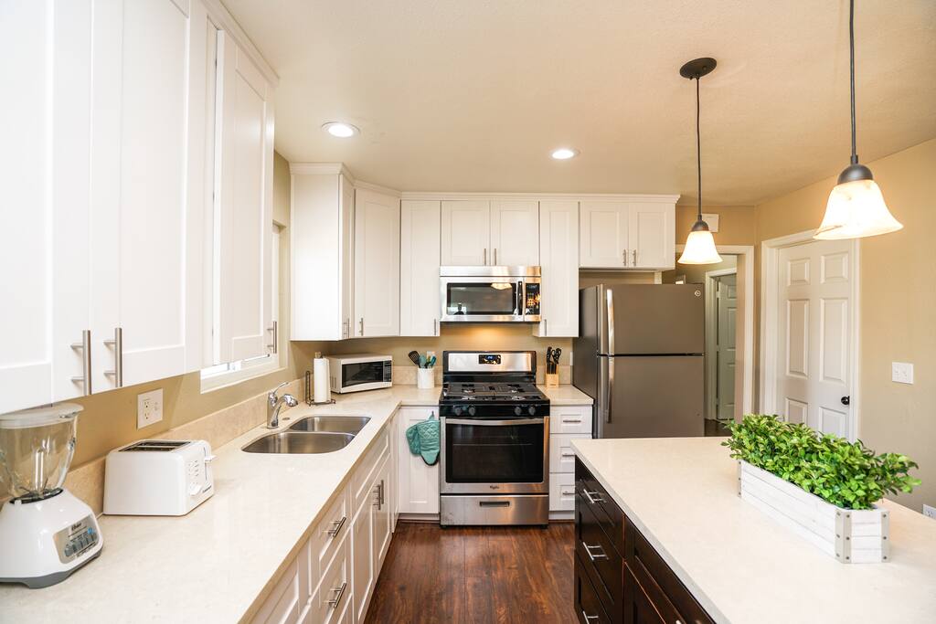 COMPLETELY FRESHLY REMOLDED HOME