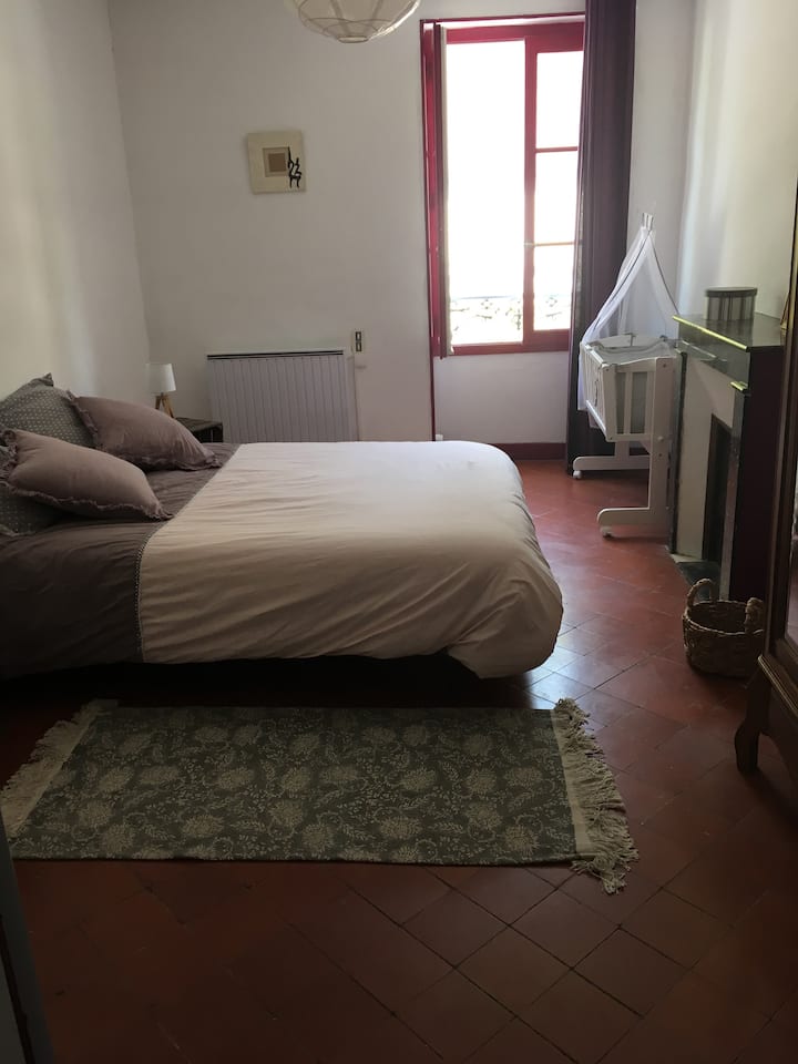 საძინებელი 1