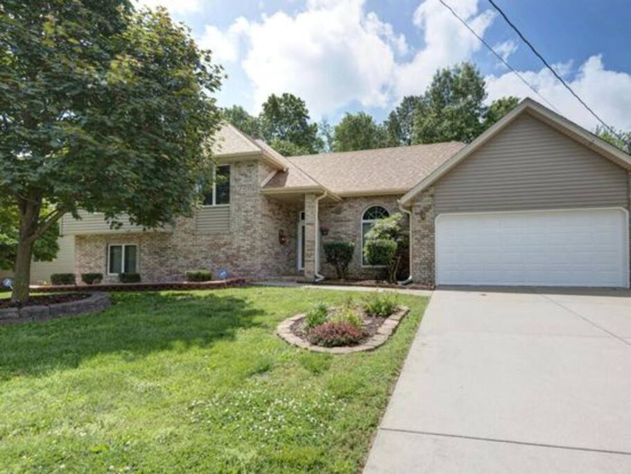 Our home is in a safe, quiet neighborhood located just 1.5 mi from the fairgrounds and 2 mi from Fantastic caverns.