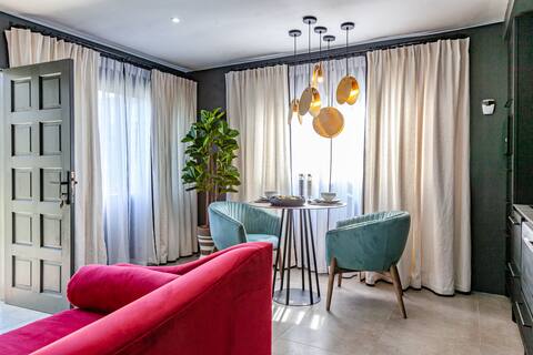 The Hideaway. Stylish, peaceful & close to ORTambo