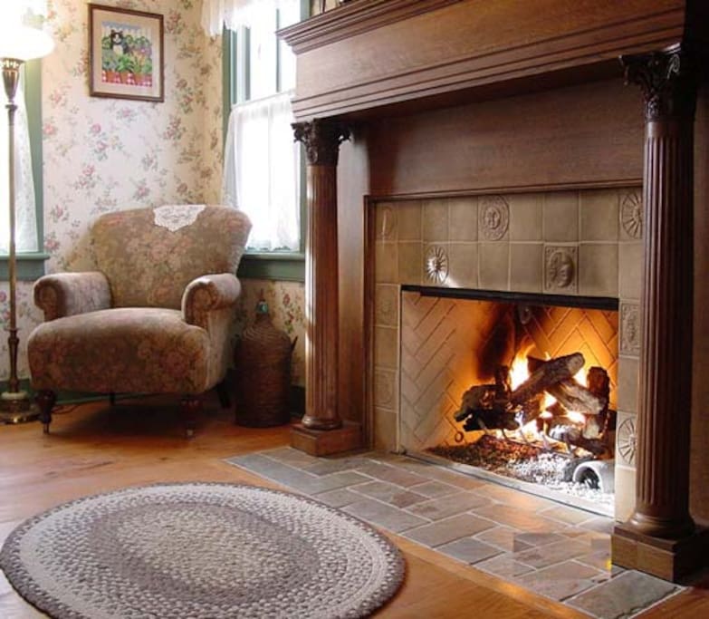 Open floorplan with working fireplace