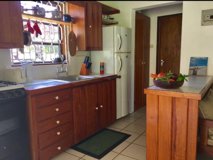 Fully equipped kitchenette