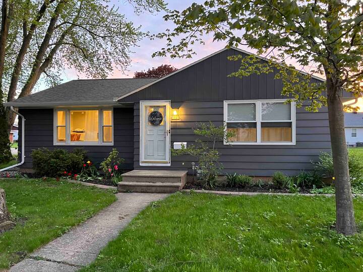 EAA AirVenture House Rental Houses for Rent in Oshkosh, Wisconsin