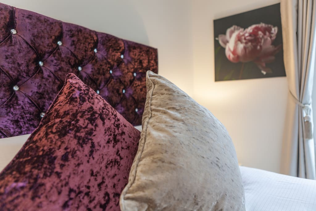 Bedroom 1 - Homely and comfortable luxurious decorations