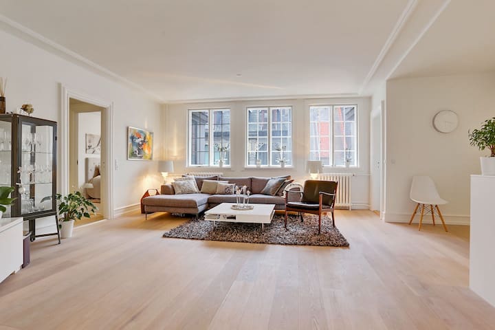 ★118m2 Prime Location Pure LUX Professional Airbnb