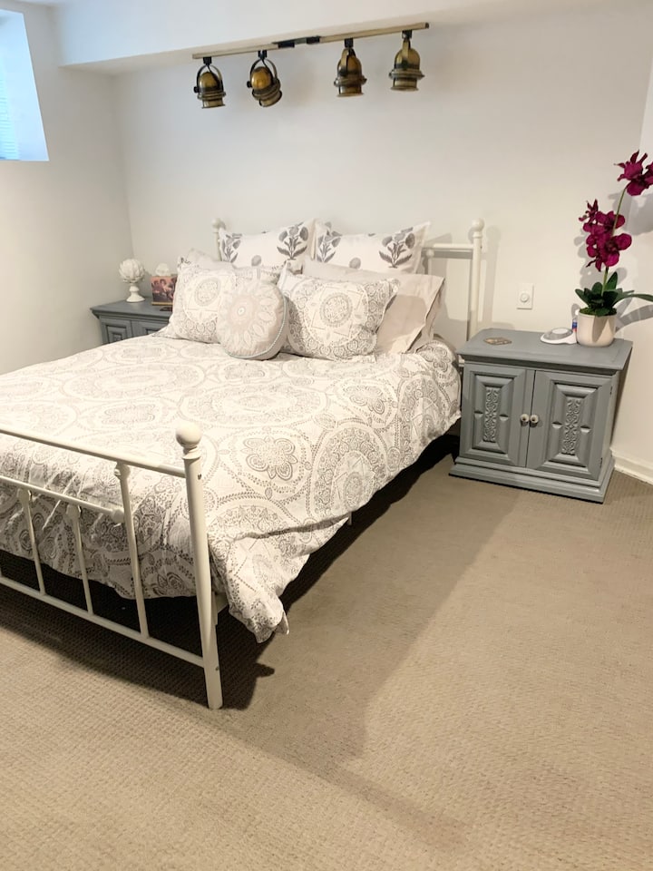 Spálňa s manželskou posteľou